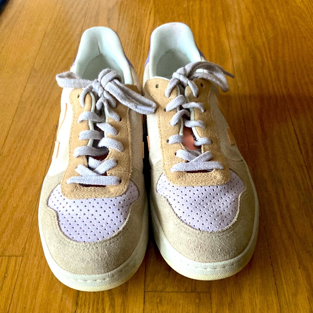 Women’s Veja Sneakers